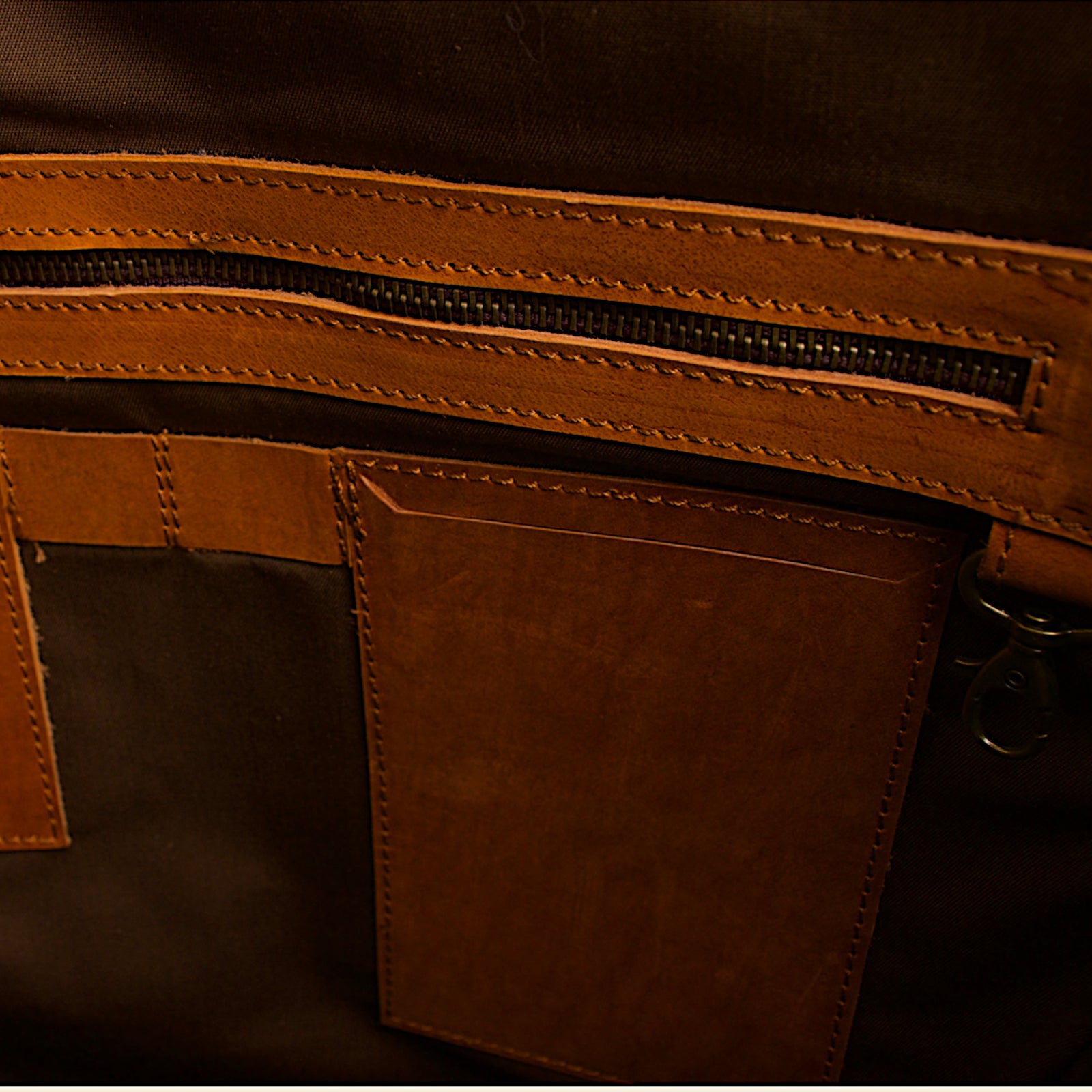 FULLGRAIN BUFFALO MALE LEATHER BACKPACK