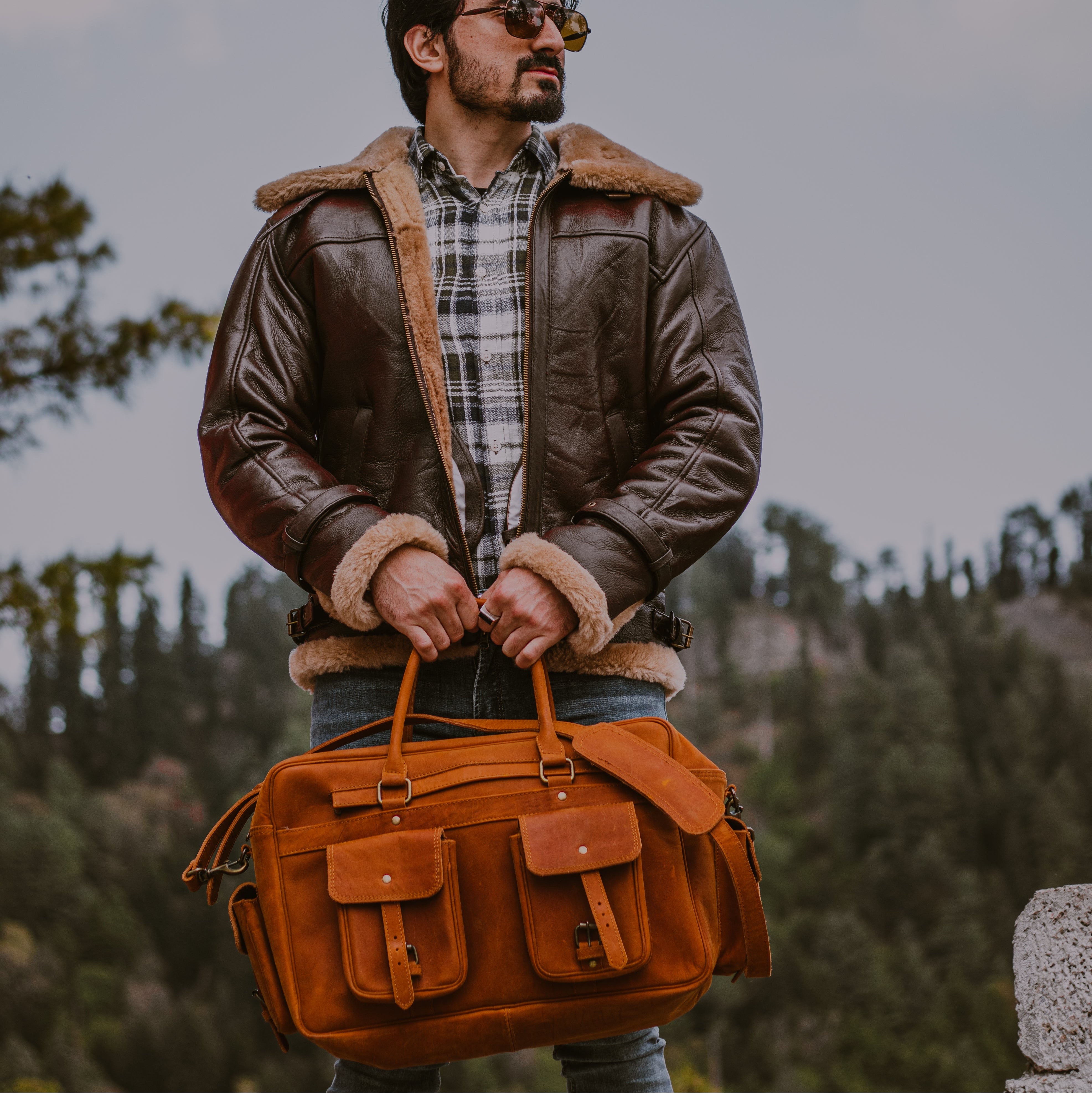 FULLGRAIN BUFFALO LEATHER aviator BAG - Frontineers