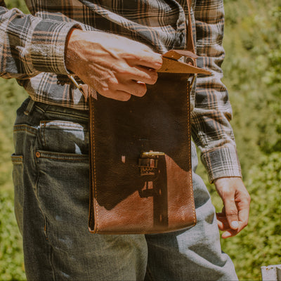 HERREN MESSENGER-TASCHE AUS FULLGRAIN BUFFALO CRUNCH PULLUP-LEDER