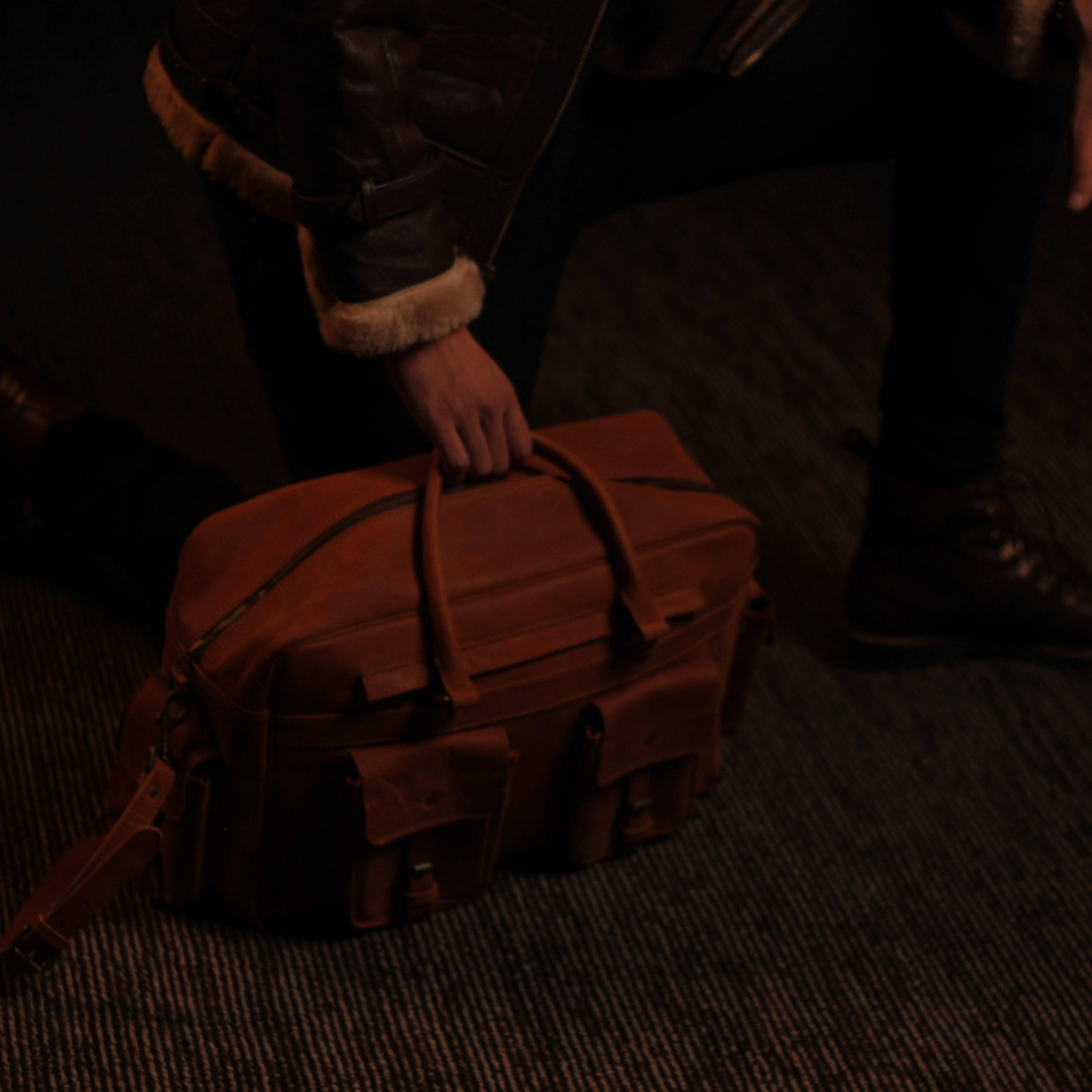 FULLGRAIN BUFFALO LEATHER male female aviator BAG