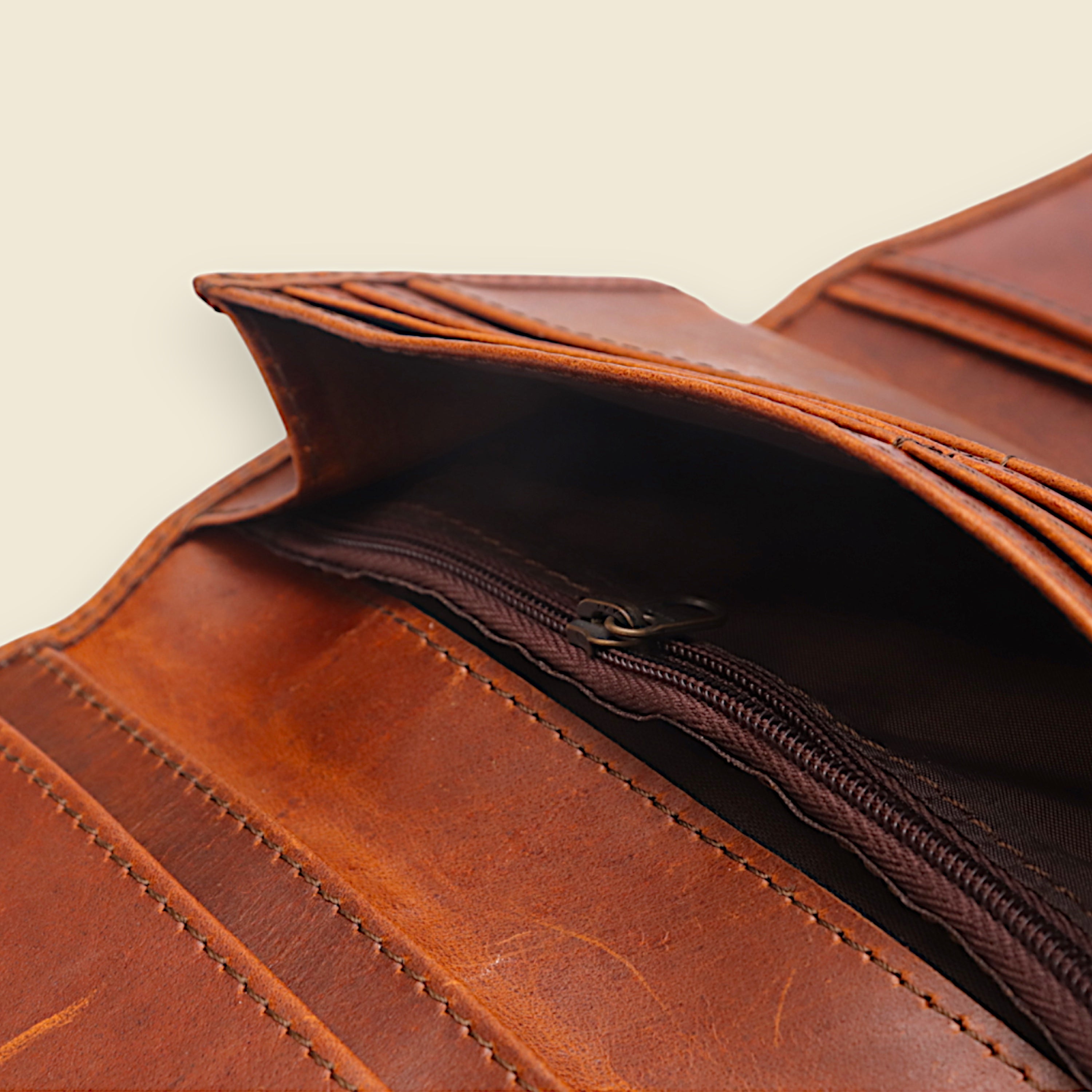 FULL GRAIN COW LEATHER FEMALE WALLET