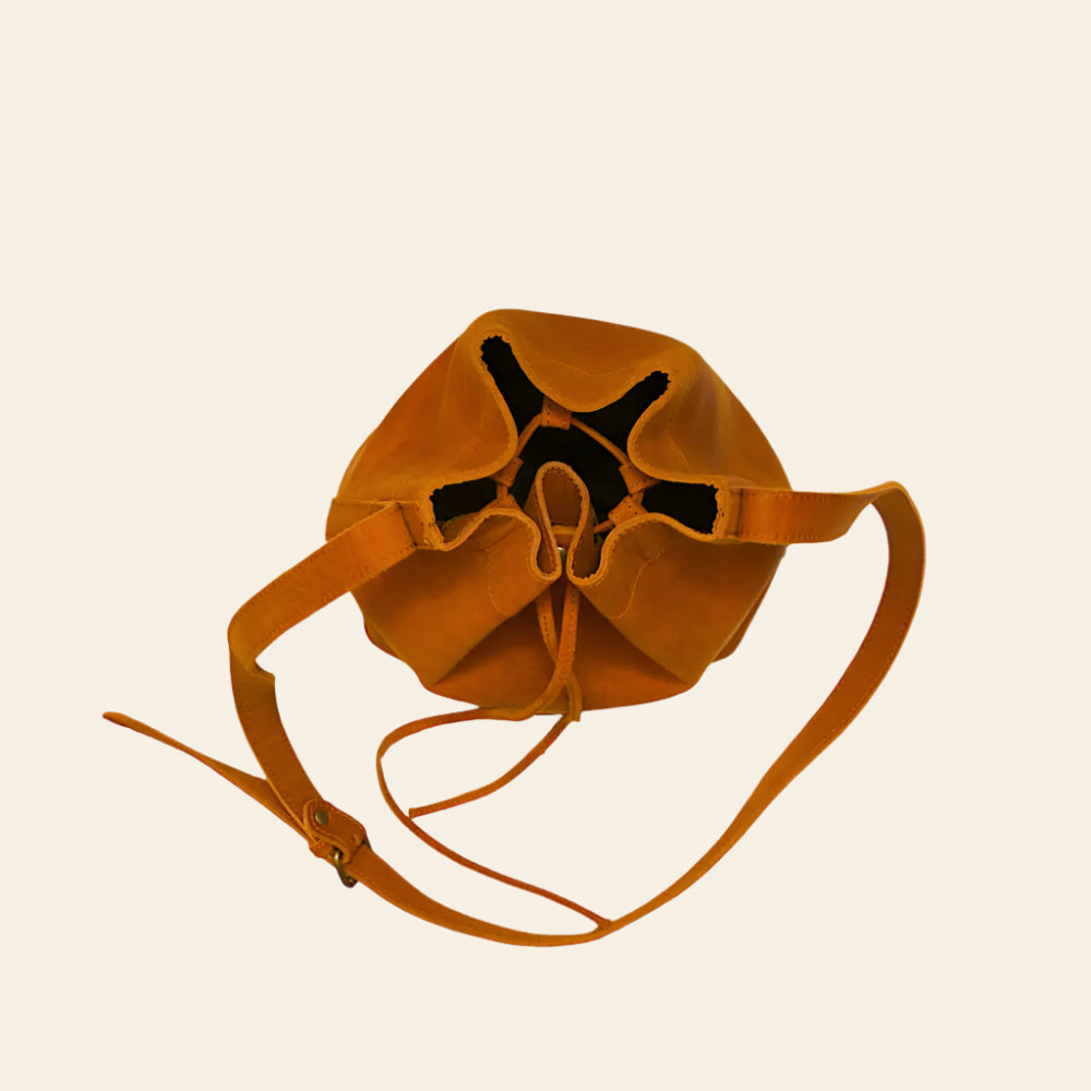 FULLGRAIN BUFFALO LEATHER TOTE/POUCH BAG - Tote bags