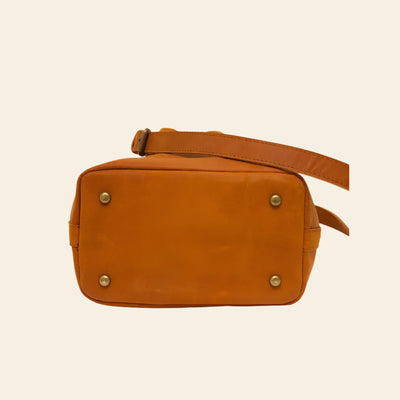 FULLGRAIN BUFFALO LEATHER TOTE/POUCH BAG - Tote bags